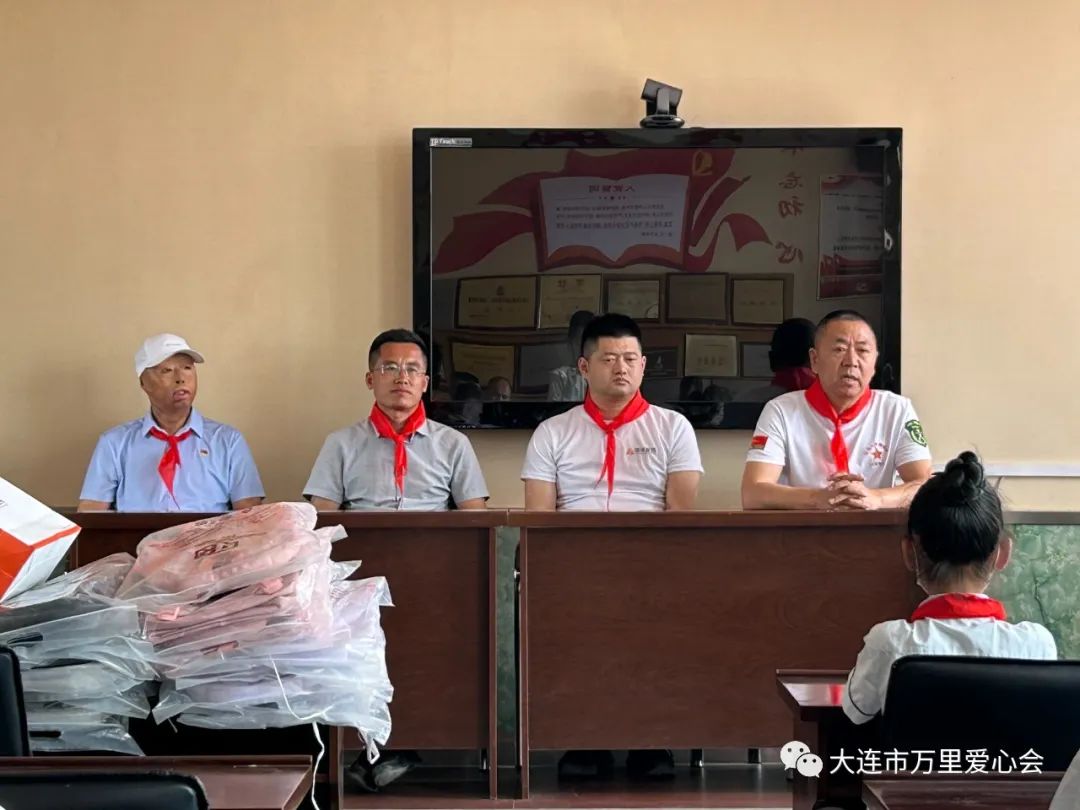 红领巾飞扬 助梦促成长