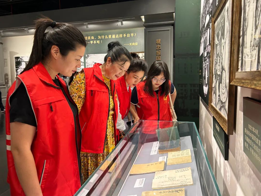 万里爱心会党支部|传承红色基因 赓续红色血脉