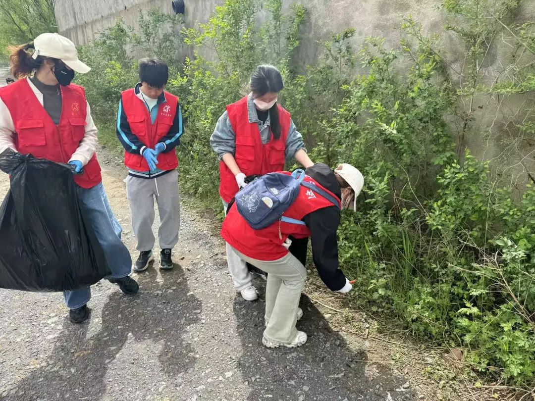 捡约自然,守护绿野——万里爱心会·大黑山环保活动