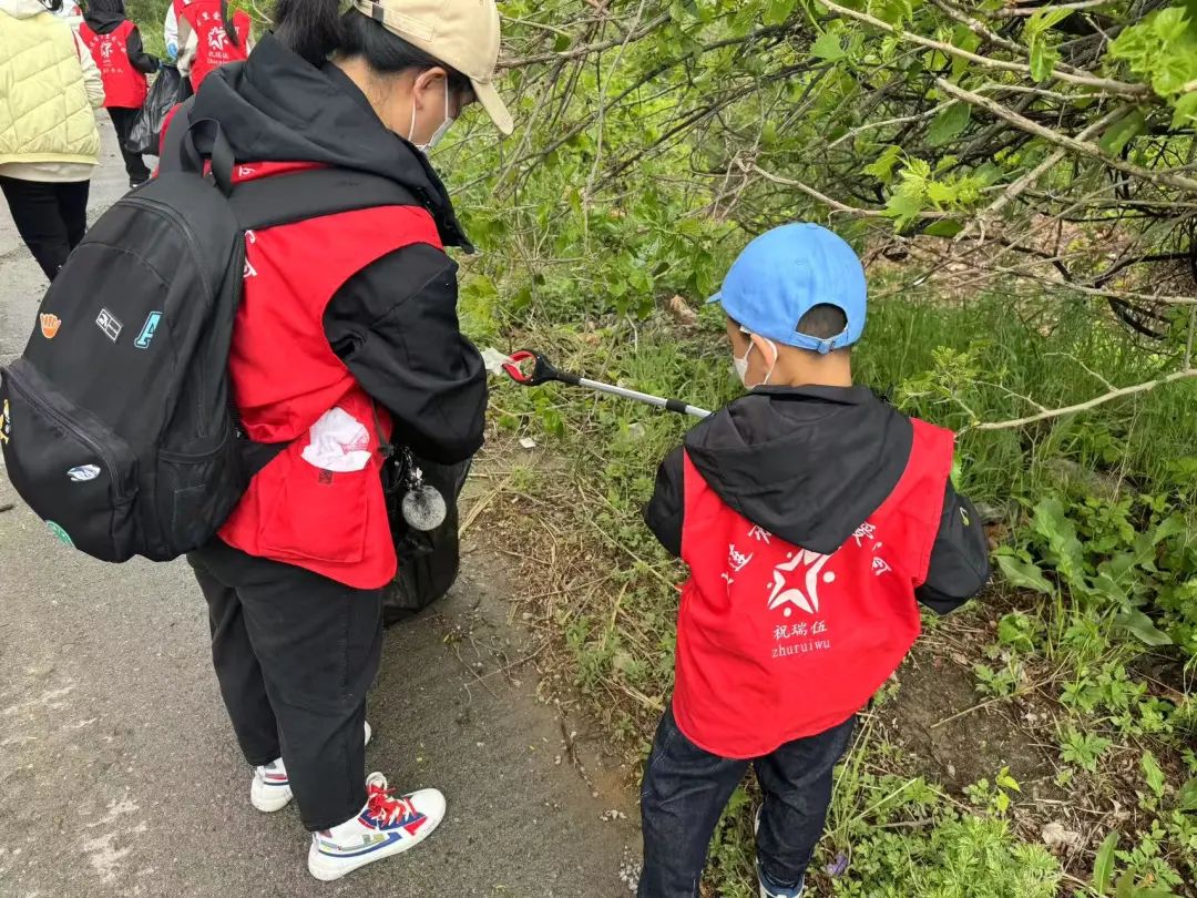 捡约自然,守护绿野——万里爱心会·大黑山环保活动